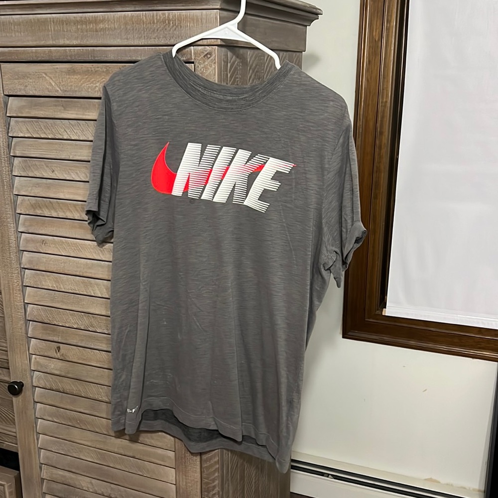 Nike tee
